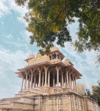 84-Pillared Cenotaph located in Bundi, Rajasthan, India. It was constructed in 1683 by the King Of Bundi, Rao Raja Anirudh Singh, as amemorial to his foster brother, Deva Chaurasi Khambon Ki Chhatri