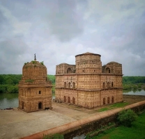 Cenotaph Of Bundelkhand Adhipati Bundela Shiromani Maharaja Bir Singh Deo Bundela